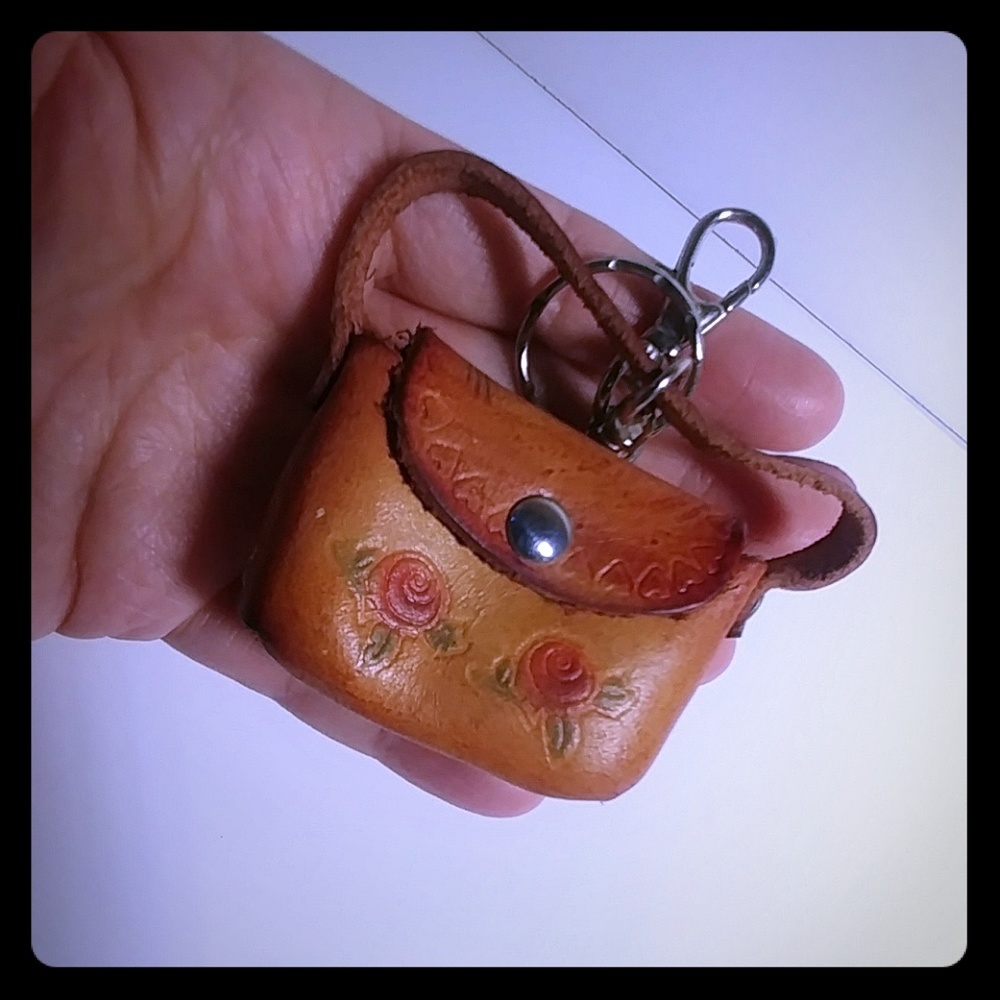 Hand Tooled Miniature Leather Purse Keychain - Picture 1 of 7